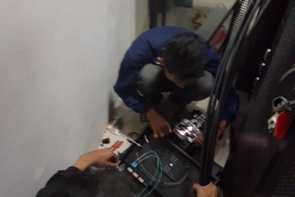 Instalasi Jaringan Fiber Optik & Lan di Trisakti school Of Management